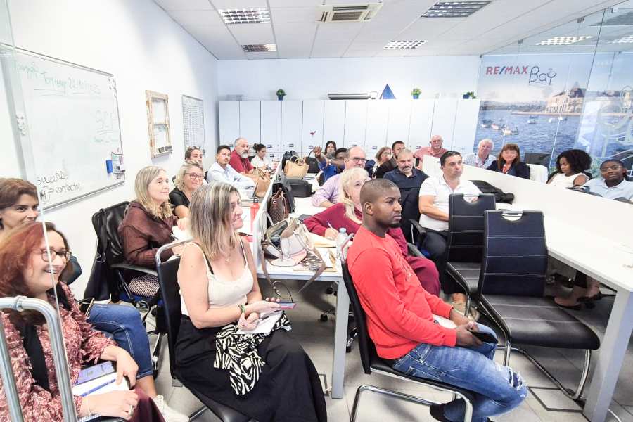 MAXFINACEBAY Team Meeting