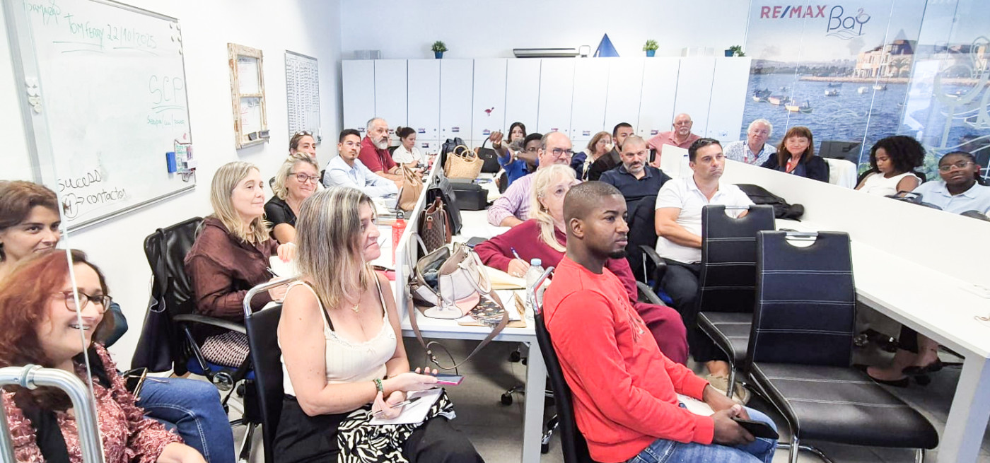 MAXFINACEBAY Team Meeting